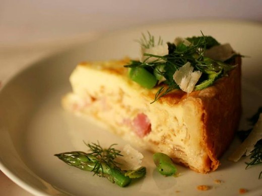 Deep-Dish Ham Quiche with Herb